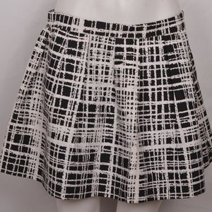 Aqua Black & White Graphic Mini-Skirt (L)